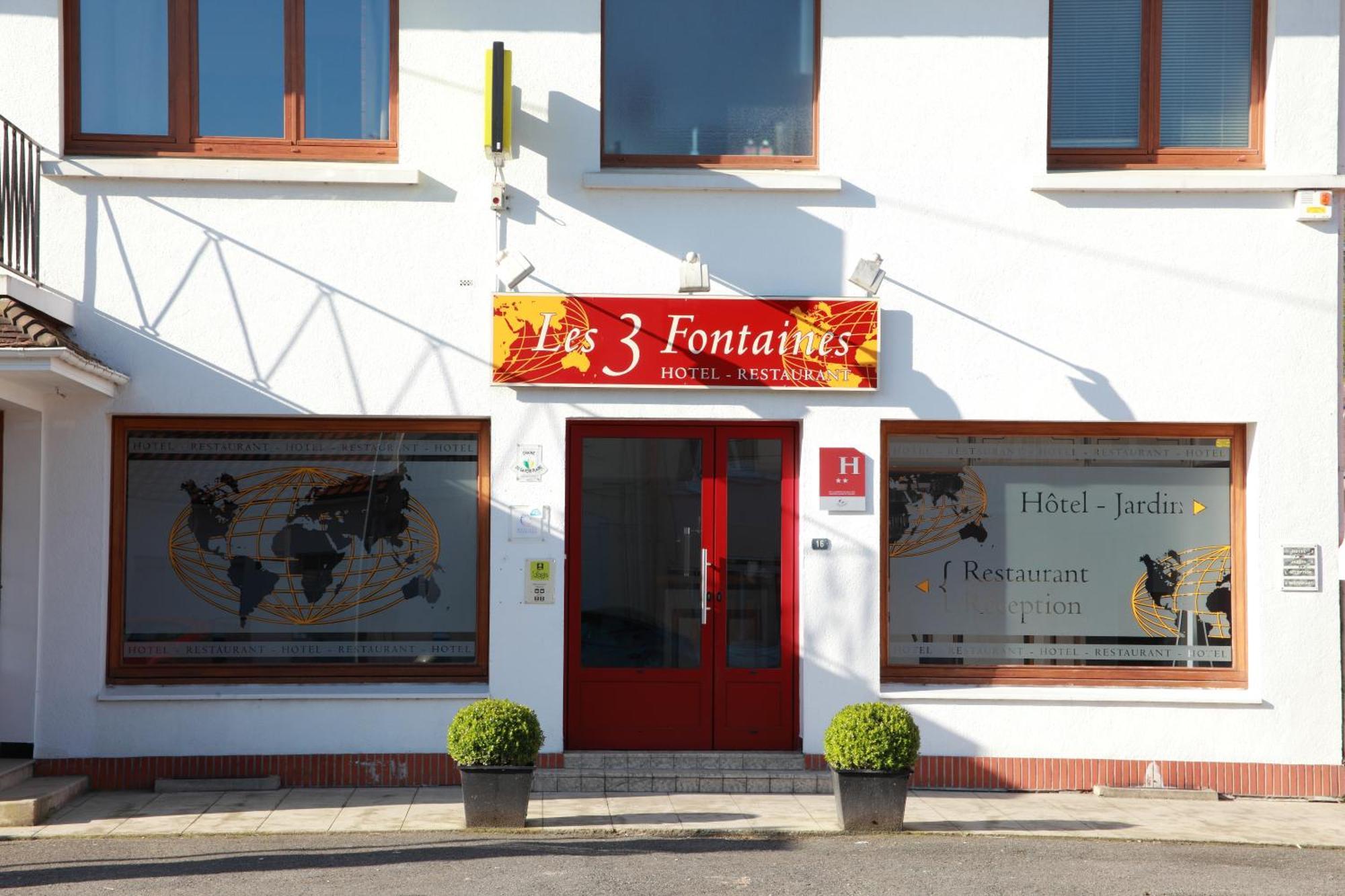 Logis - Hotel & Restaurant Les Trois Fontaines Marconne Exteriör bild